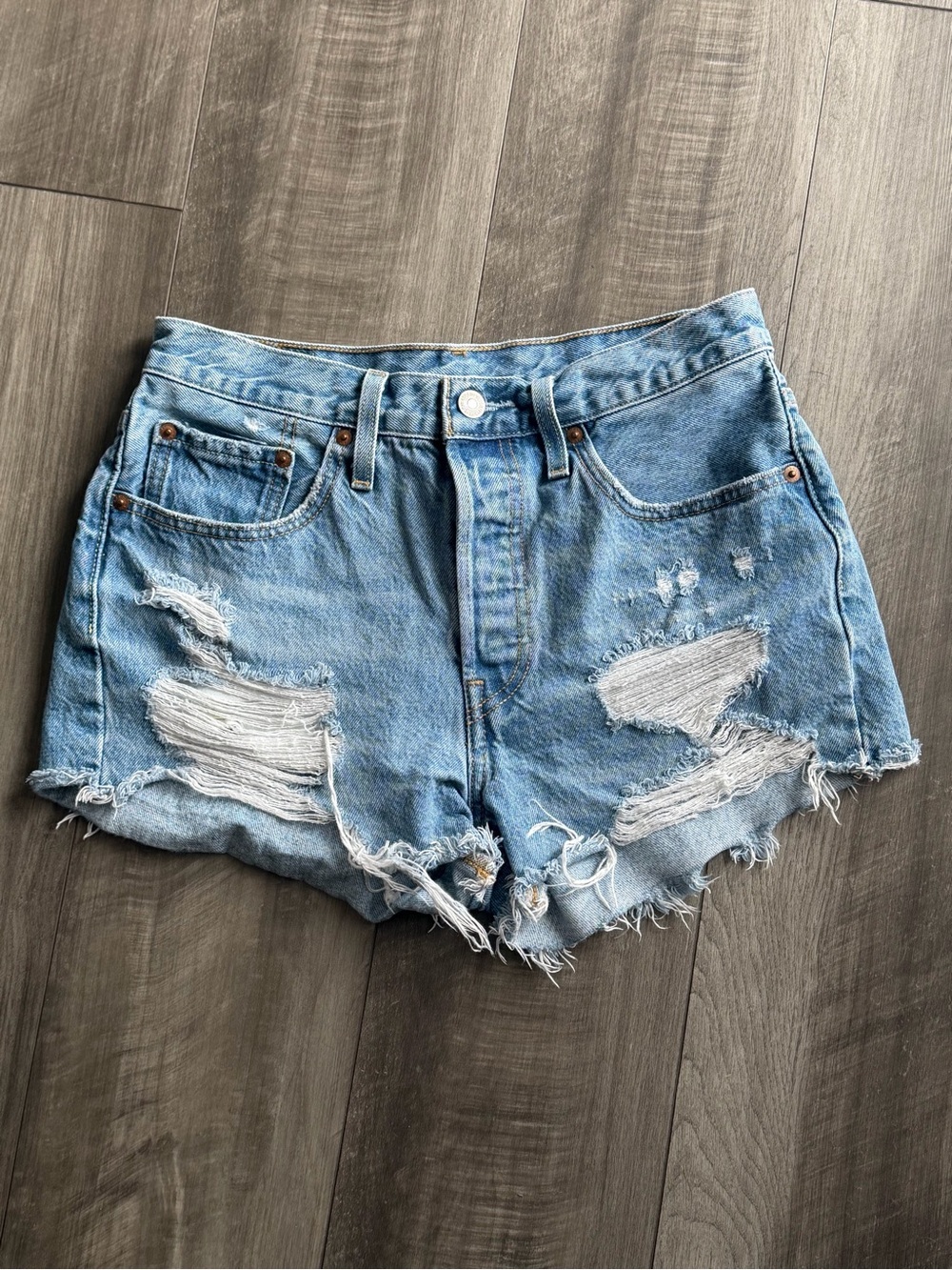 Levi’s 501 Women’s High Rise Light Wash Distressed Denim Cutoff Shorts W27